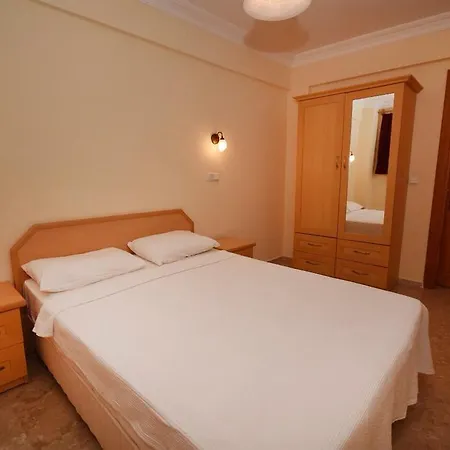 Korunakli Pembe Ölüdeniz