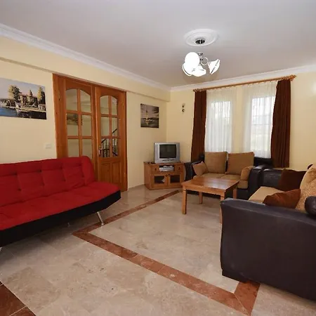 Korunakli Pembe Villa Ölüdeniz